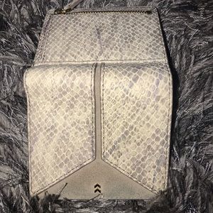 Stella and Dot covet wallet